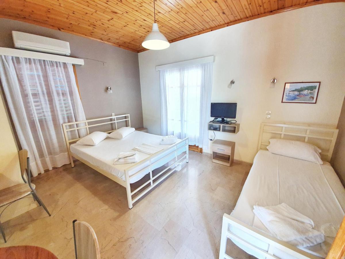 Alexaria Holidays Apartments Frínion Exteriör bild