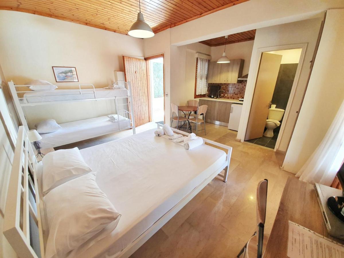 Alexaria Holidays Apartments Frínion Exteriör bild