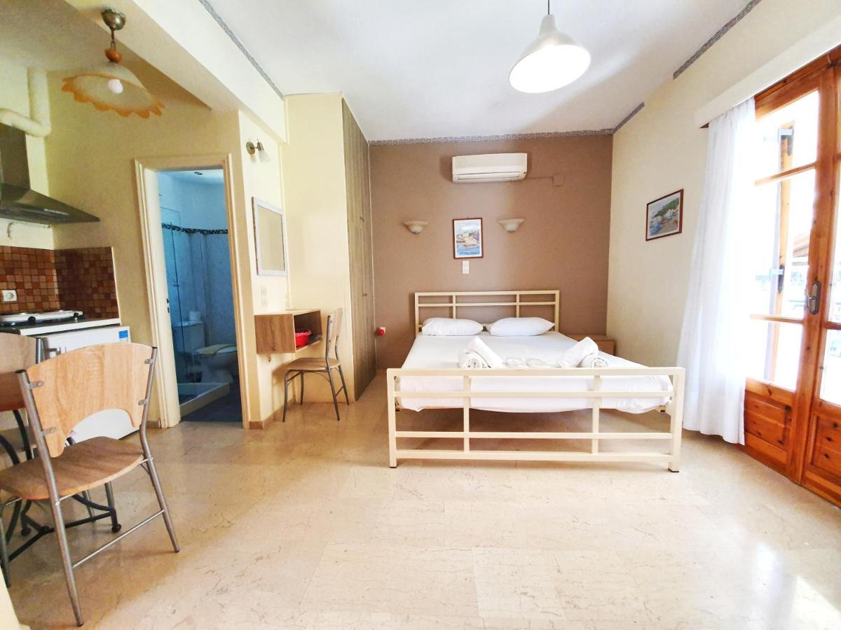 Alexaria Holidays Apartments Frínion Exteriör bild