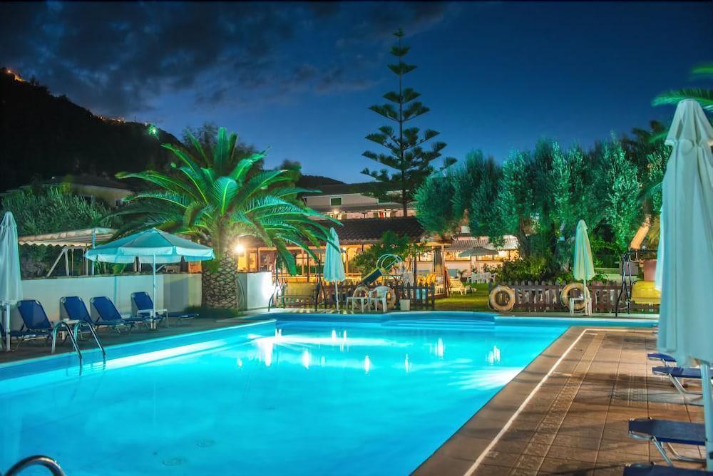 Alexaria Holidays Apartments Frínion Exteriör bild